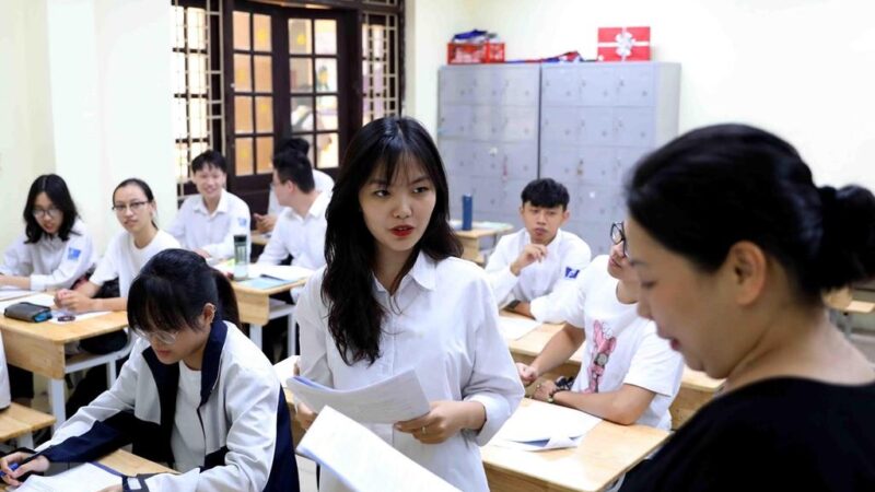 Cách ghi nhớ công thức Toán: Bí quyết ôn thi tốt nghiệp THPT 2025 từ học sinh đạt thủ khoa