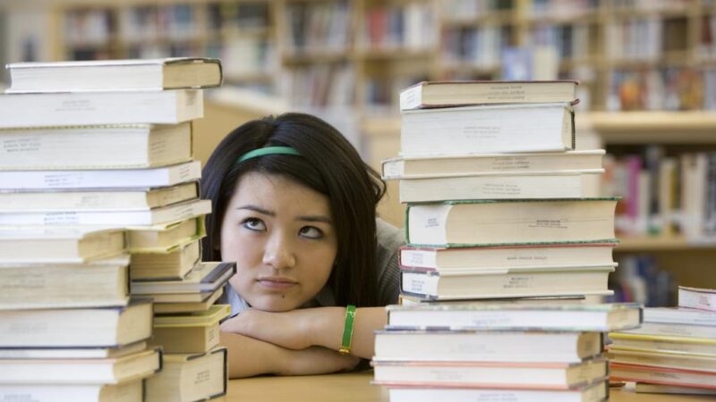 Không học tủ, vẫn đạt điểm cao: Phương pháp ôn thi mới bạn nên thử
